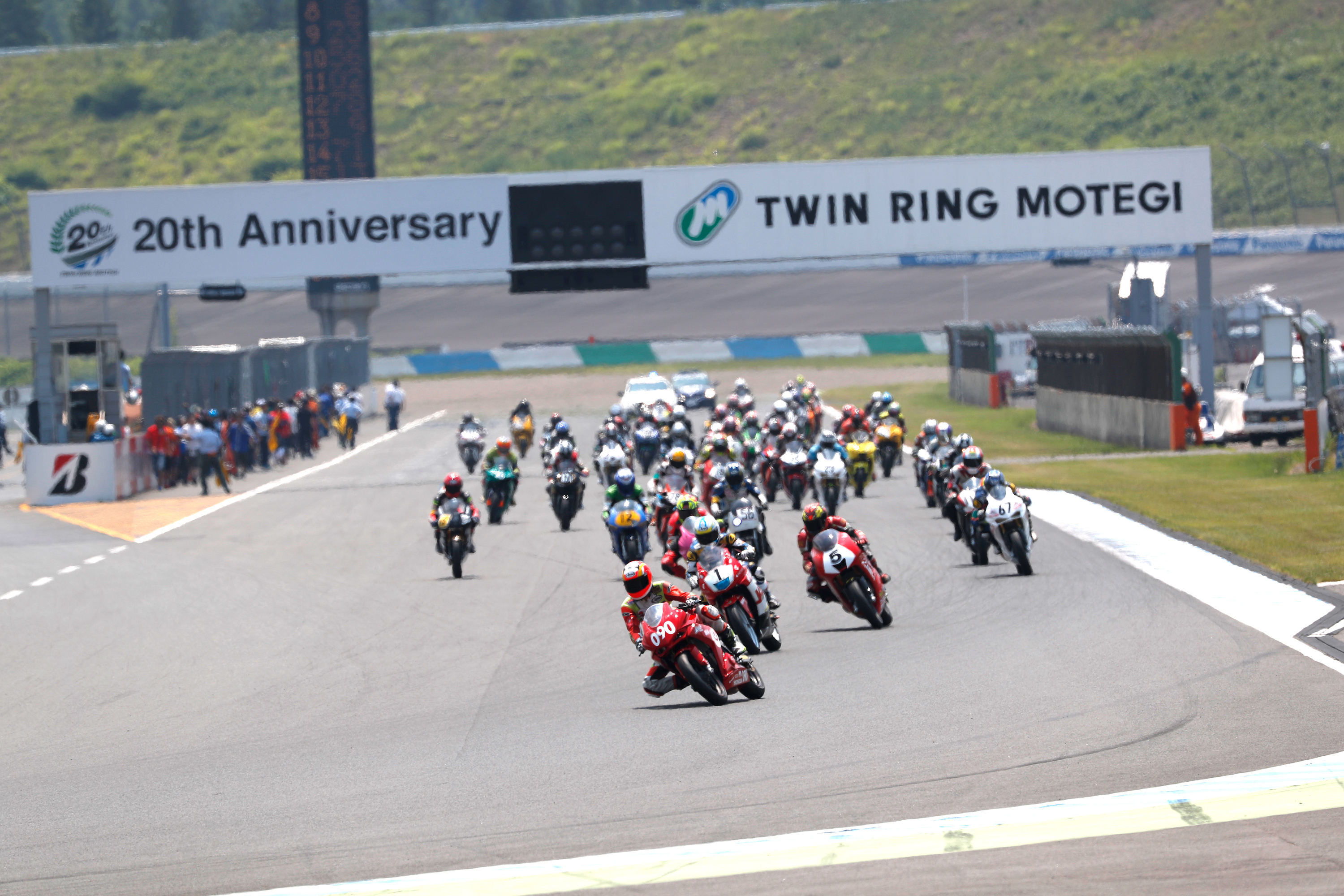 Motoupレーシングチーム もて耐予選総合1位 テルル Motoup レーシング